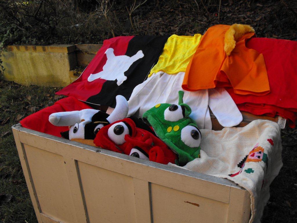 Costumes et déguisements pour Femmes, Hommes, Filles, Garçons, Animaux Filles & Garçons, des costumes pour animaux, des déguisements sur commande pour femmes, pour hommes, pour enfants  à Paris