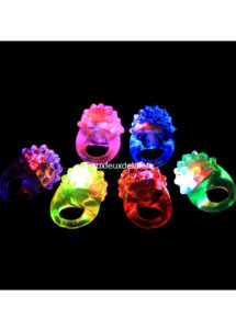 bague fluo, accessoires fluos déguisement, accessoire soirée fluo déguisement, accessoire déguisement fluo, bagues lumineuses fluos, bague clignotante led déguisement, bague led clignotant déguisement, Bague Lumineuse Fluo, à LEDs