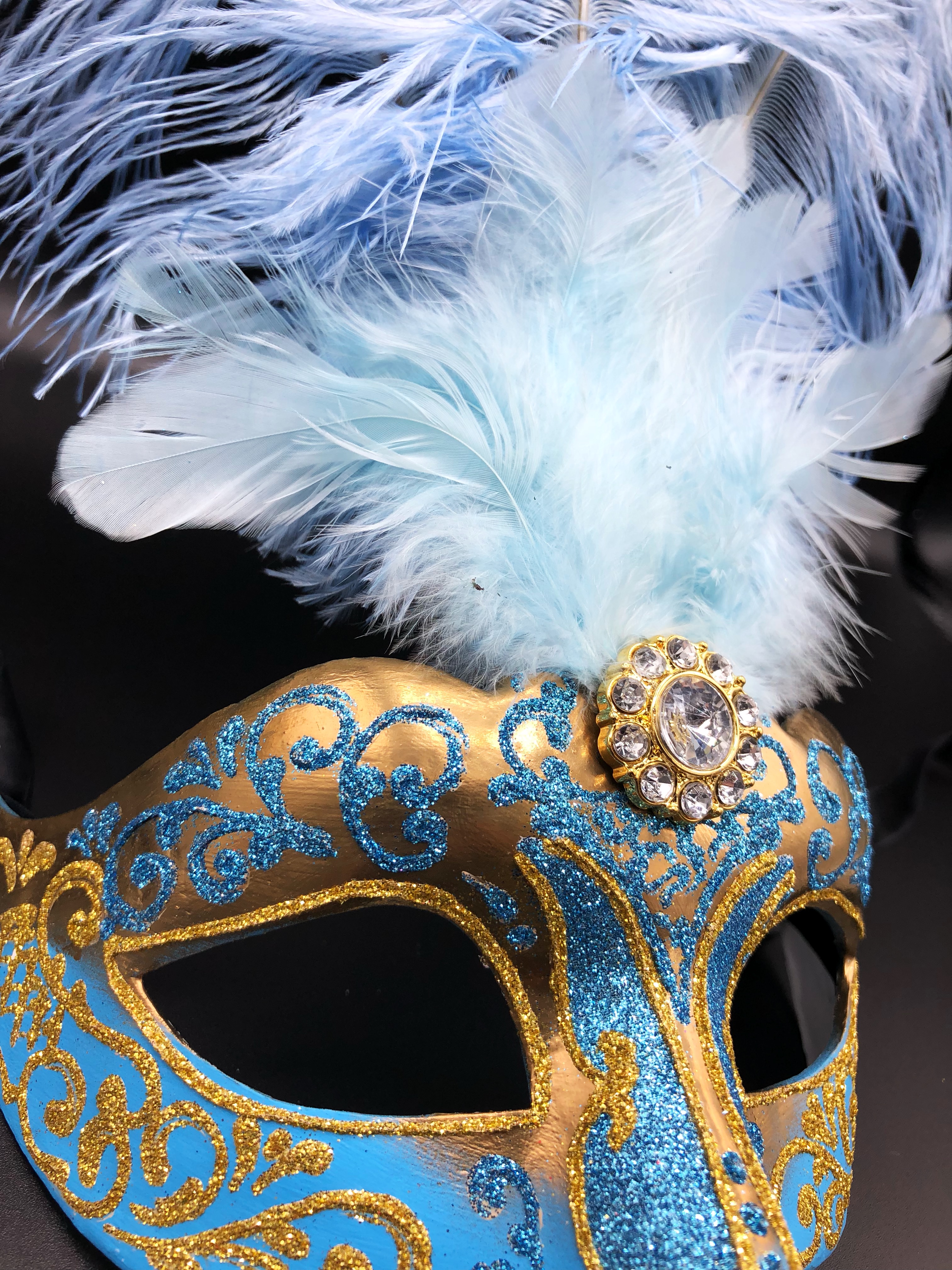 Tout Le Bleu Du Ciel Le Masque Et La Plume Vénitien, Colombina Stella à Plumes, Bleu Ciel et Or - Aux Feux de la