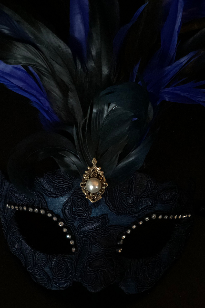 Le Masque Et La Plume La Nuit Du 12 Vénitien Scala Plumes, Bleu Nuit - Aux Feux de la Fête - Paris