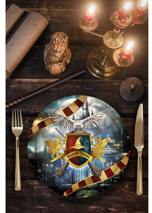 Kit Vaisselle Anniversaire Magicien 82 Pièces - Thème Harry Potter | Assiettes, Gobelets, Serviettes, Nappe + Bannière Happy Birthday Pour 20 Enfants