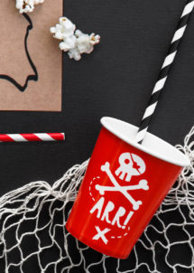 gobelets jetables, gobelets pour anniversaire, décorations pirates, thème pirates, gobelets en carton pirates