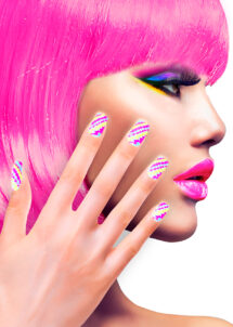 faux ongles décorés, faux ongles déguisement, maquillage néon, faux ongles