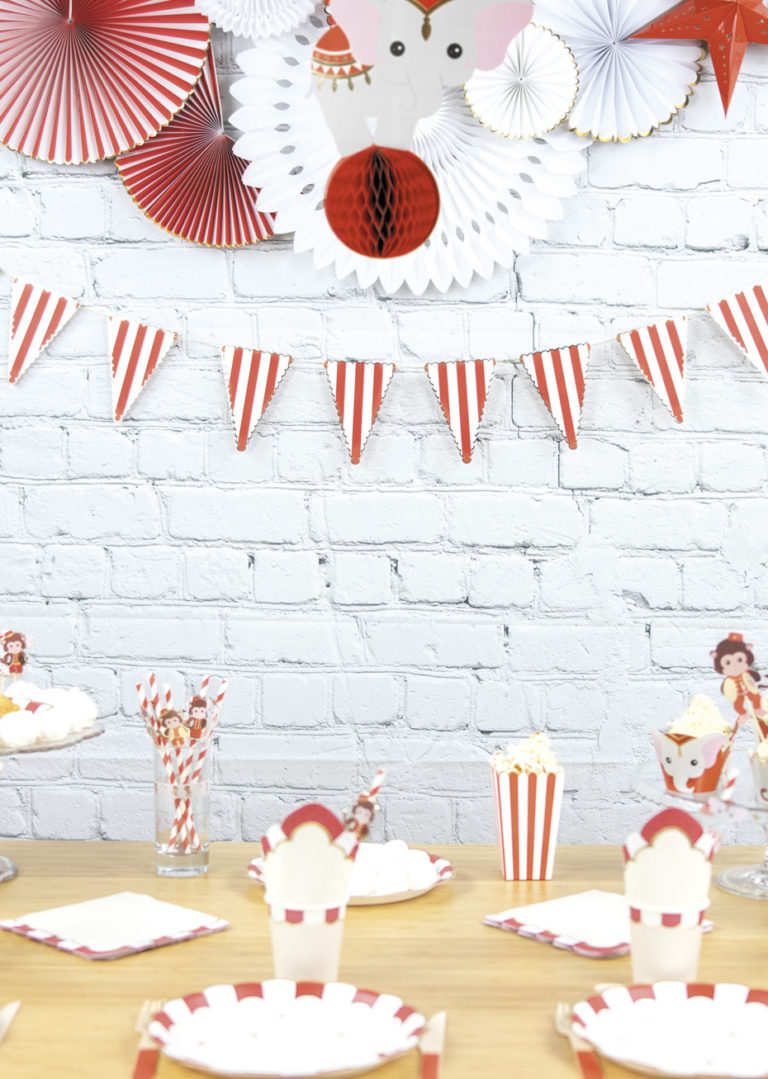 1ABOVE Guirlande De Fanions Rouges Blancs Et Bleus De 10 M