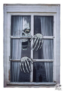 decoration halloween, drapeau squelette, décor fenêtre