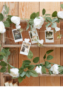 guirlande de fleurs en tissu, fleurs artificielles, guirlande de roses blanches, guirlande fausses fleurs, Ginger ray